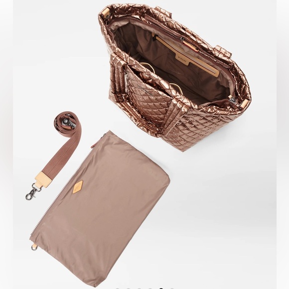 NEW - Copper Metallic Lacquer Medium
Metro Tote Deluxe - Picture 4 of 4